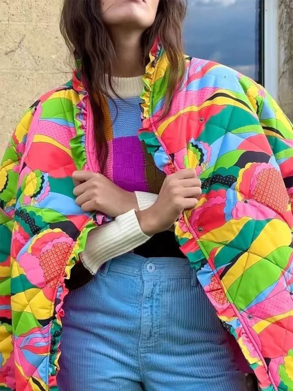 Geplooide jas met kantafwerking