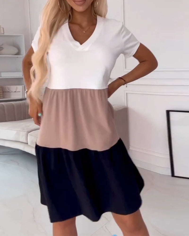 LILYA | Casual Zomerjurk met Korte Mouwen en Color Block Design