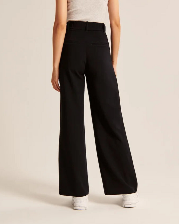 Elegante en Modellende T-Curve™ Broeken