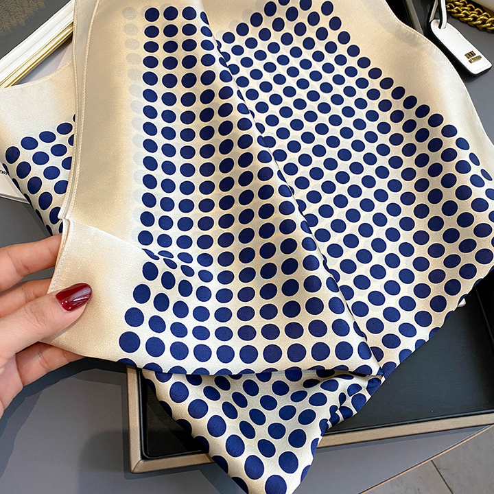 Liliana | Luxe Sjaal met Elegante Motieven in Maxi Formaat